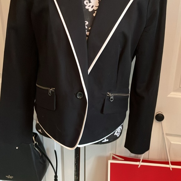 Fabulous black blazer w/white piping and B&W striped lining & fabulous detail. - Picture 3 of 16